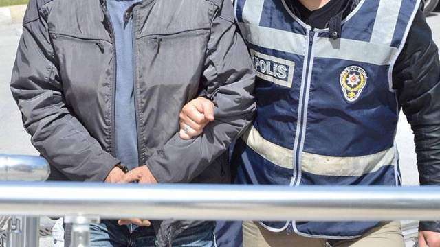 Divriği İlçe Emniyet ekipleri aranan 2 hükümlüyü yakaladı