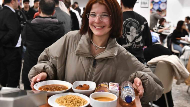 Ankara'da Mansur Yavaş'tan iftar yemeği: Gençlik Sofrası - Birlik Haber Ajansı
