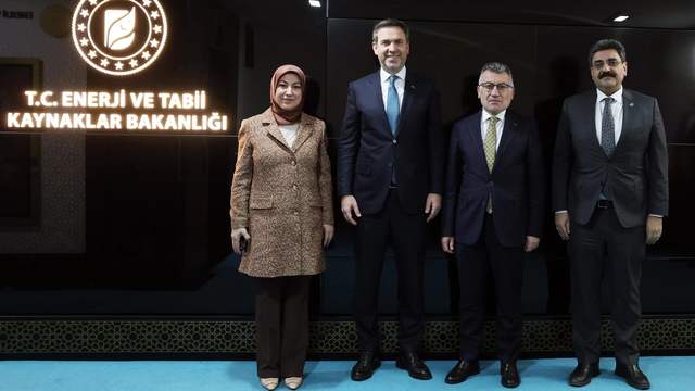 Kangal Termik Santrali İçin Kritik Toplantı: Bakan Bayraktar, Sivas Milletvekilleriyle Süreci Masaya Yatırdı