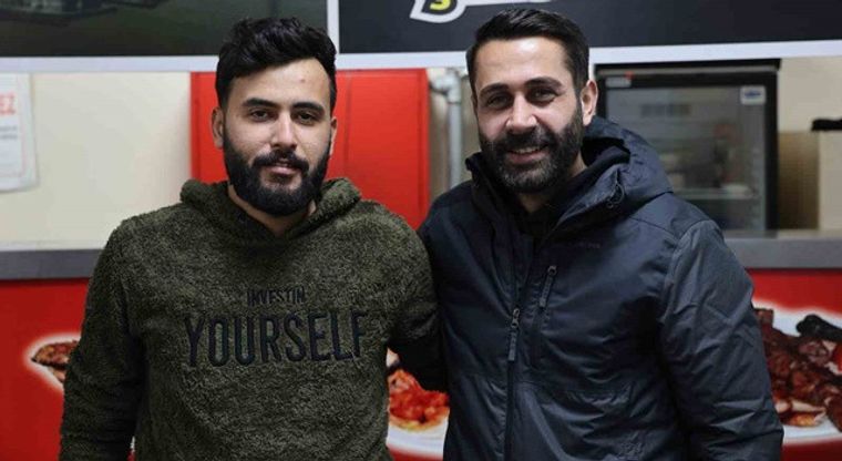 Şırdan yerken ölüyordu, “Heimlich manevrası” ile kurtarıldı