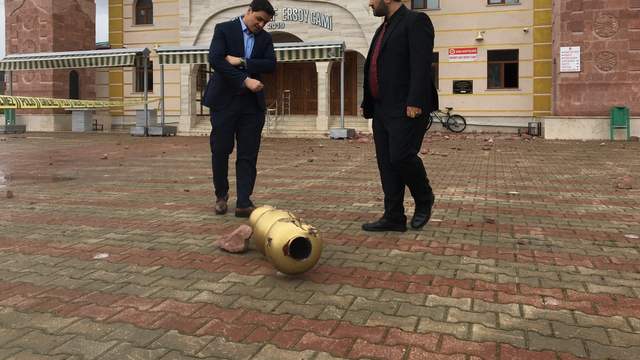 ⚡ Sivas’ta Cami Minaresine Yıldırım Düştü: Facia Son Anda Önledi