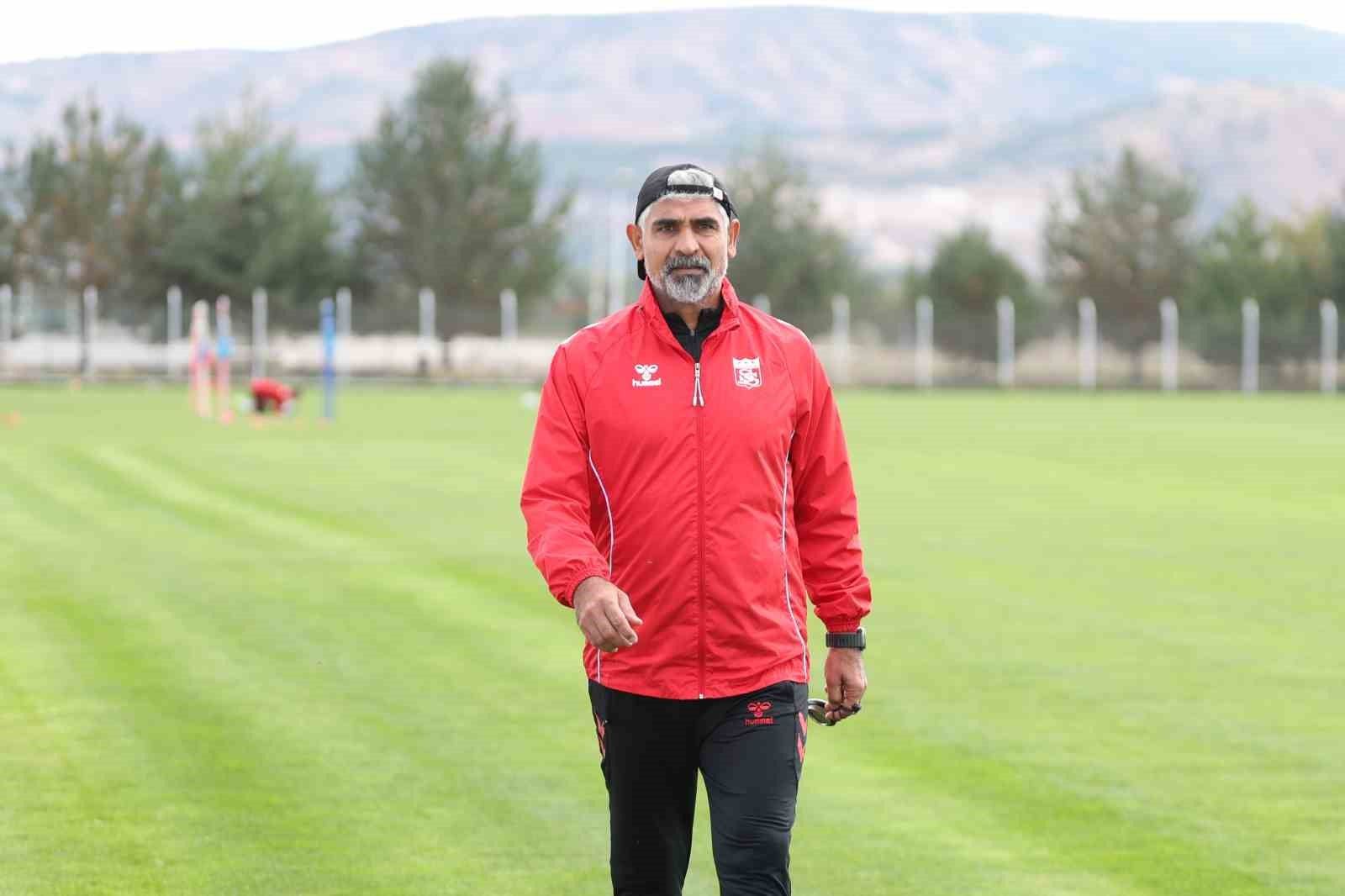 3 haftalık ara, Taşdemir'in hazırlık düzeni eleştirisini getirdi