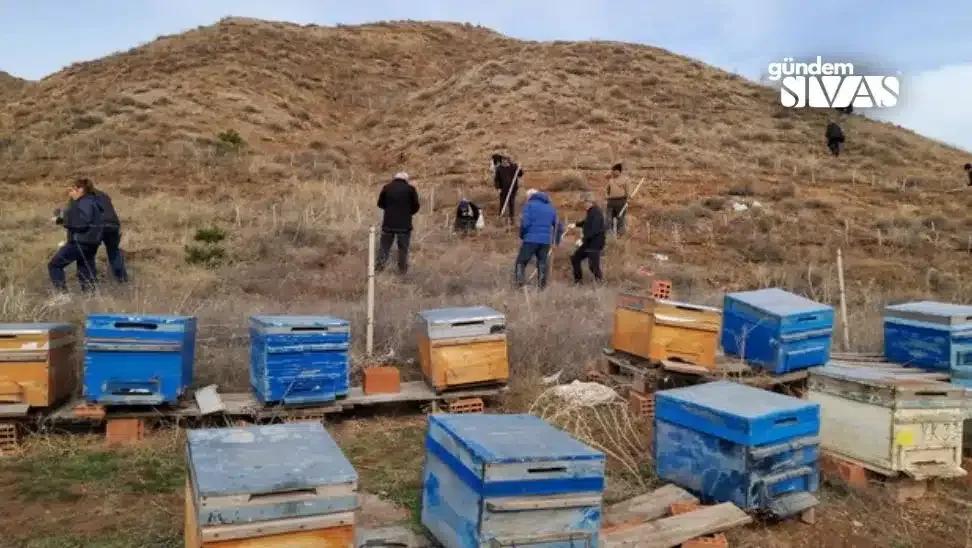10 Bin Badem Tohumu Toprakla Buluştu