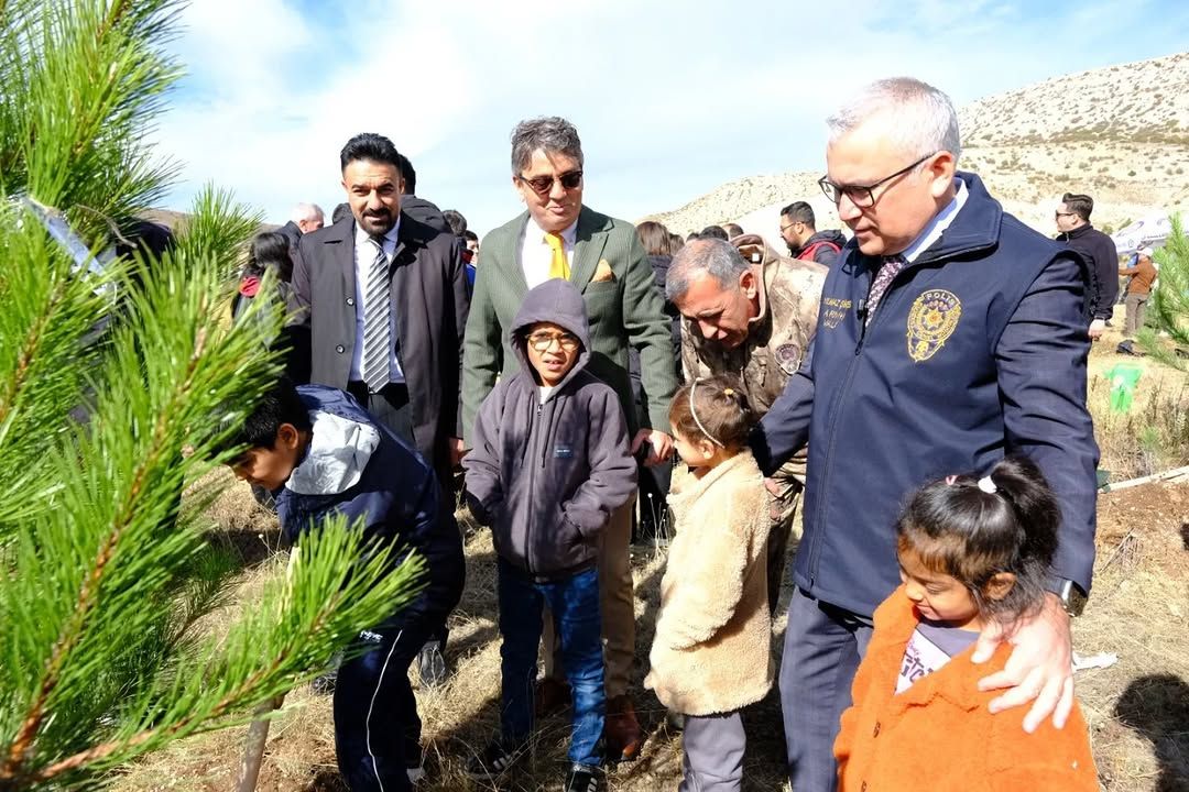 Sivas'ta ÇOGEP Kapsamında Fidan Dikim Etkinliği Düzenlendi
