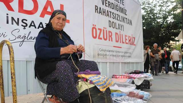 Boyu uzun olduğu için okula gidemedi, Sivas'ta el işiyle yaşıyor