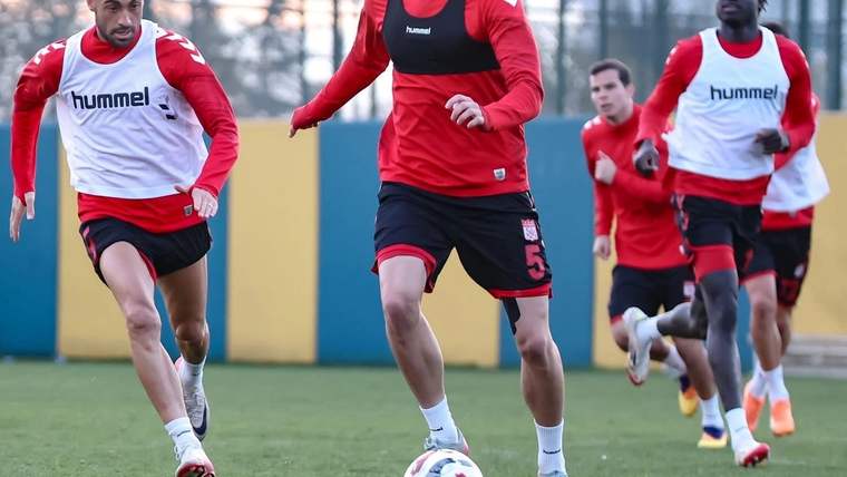İstanbulspor – Sivasspor Deplasmanda Kritik Hazırlığı Tamamladı
