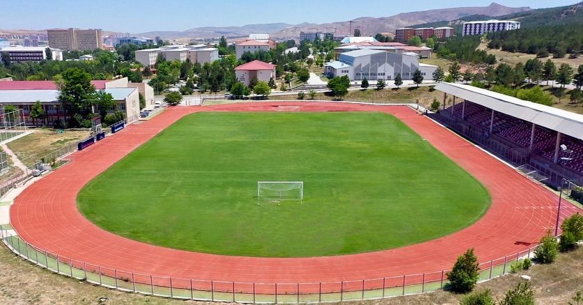 Sivas Cumhuriyet Üniversitesi'nde Dört Mevsim Spor İmkanı