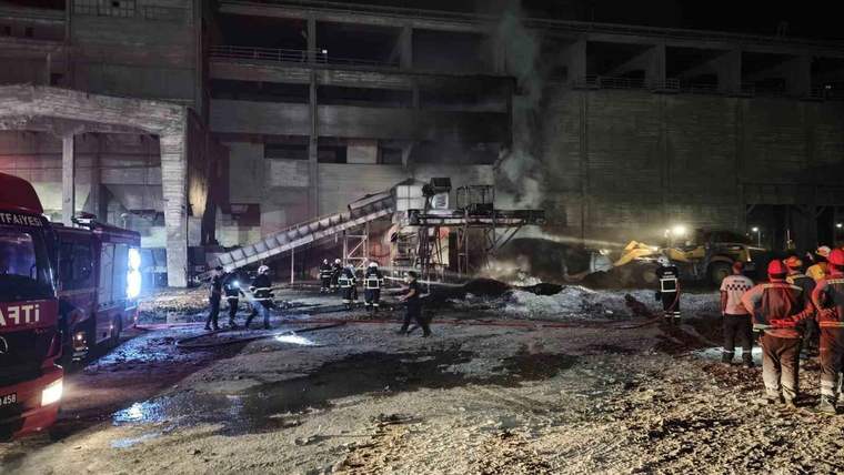 Yangın kontrol altına alındı, fabrikanın diğer bölümleri korundu