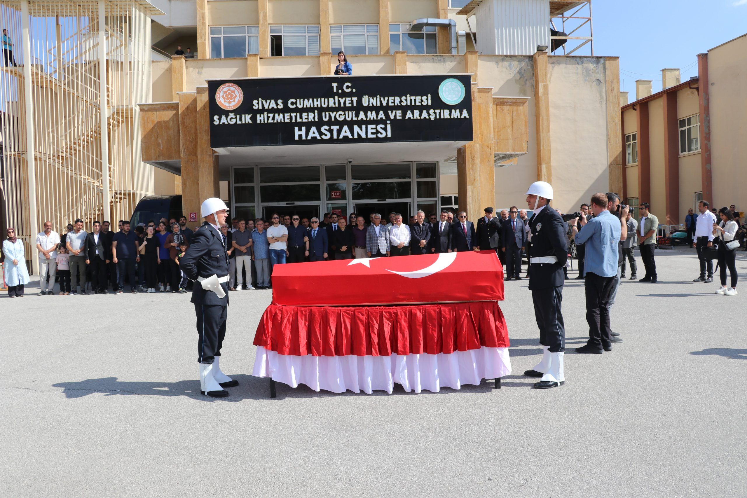 Sivas’ta Trafik Kazasında Hayatını Kaybeden Karaömeroğlu Son Yolculuğuna Uğurlandı