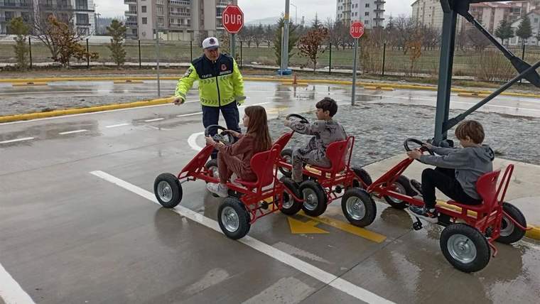 Isparta öğrencilere trafik bilinci kazandırılıyor - Birlik Haber Ajansı
