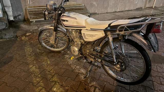 Gemerek’te Motosiklet Hırsızlığı Operasyonu: 2 Şüpheli Tutuklandı, Çalıntı Araç Sahibine Teslim Edildi