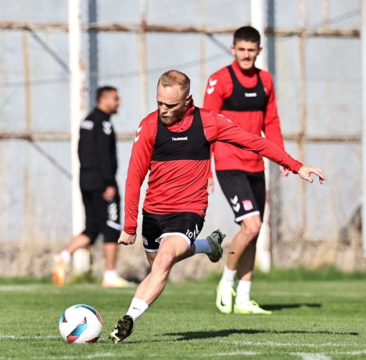 Sivasspor Antalyaspor Maçı Hazırlıklarına Başladı – İşte İlk Antrenman Detayları