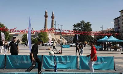 Sivas'ta Gençlik Festivali Coşkusu: Sporla Sağlıklı Yaşam Farkındalığı