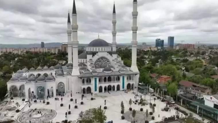 Rize'ye 4 Bin Kişilik Yeni Camii - Birlik Haber Ajansı