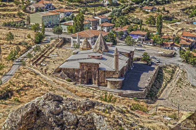 Divriği Ulu Camii ve Darüşşifası İçin 7 Tarihi Adım: DUKEV'den Kültürel Miras Hamlesi