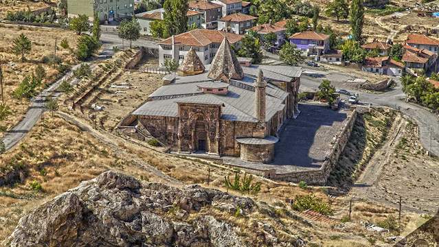 Divriği Ulu Camii ve Darüşşifası İçin 7 Tarihi Adım: DUKEV'den Kültürel Miras Hamlesi