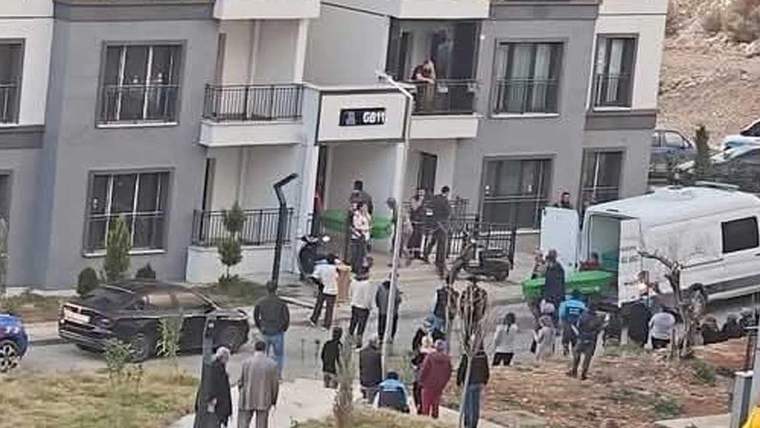 Anne ve 2 çocuk hayatını kaybetti, 2 yaralı