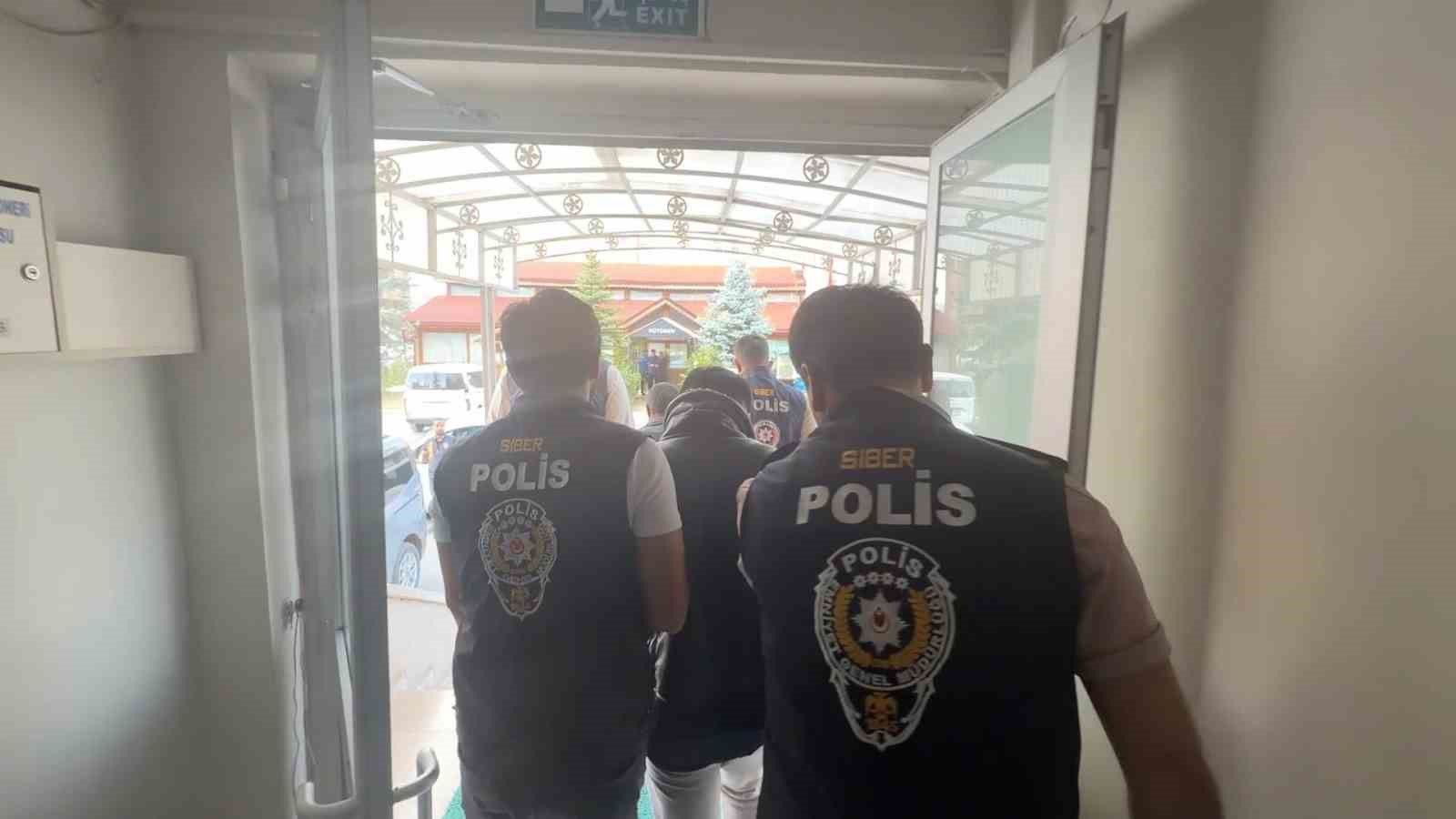 Sivas’ta 3 şüpheli tutuklandı, dijital inceleme sürüyor