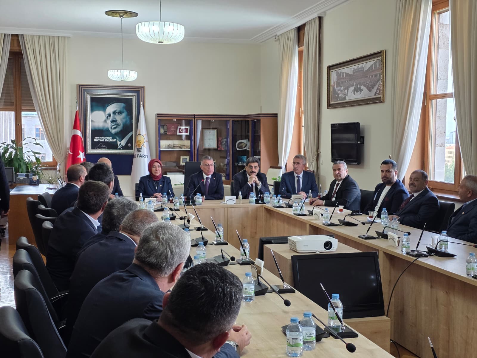 Rukiye Toy, İlbeyli Muhtarlarını TBMM'de Ağırladı: Sivas'ın İhtiyaçları Görüşüldü