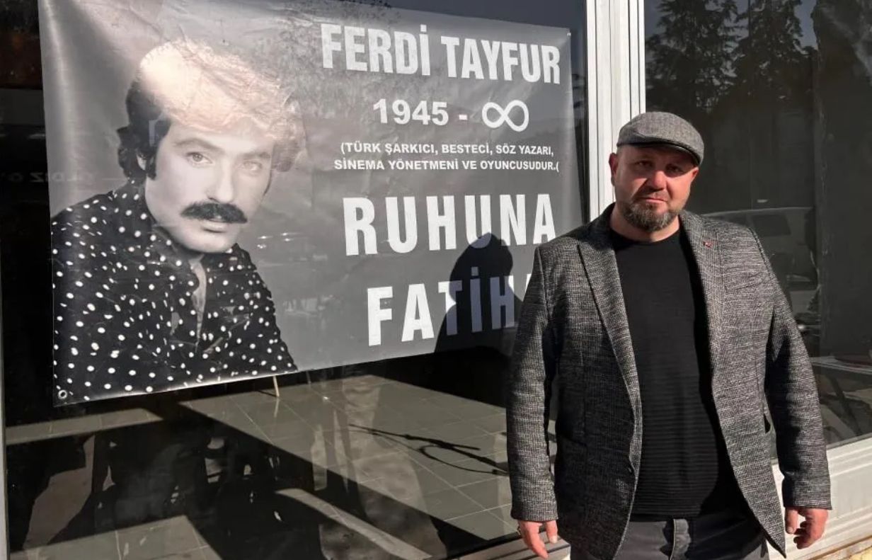 Bucaklı esnaf Ali Uğur’dan Ferdi Tayfur’a anlamlı vefa - Birlik Haber Ajansı
