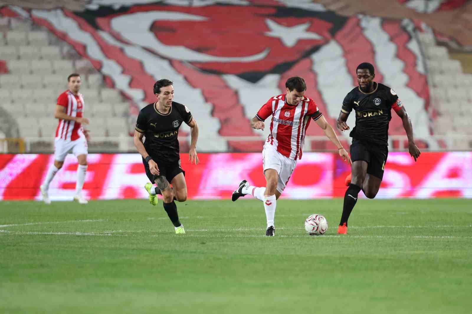 “iki kez öne geçmesine rağmen” Sivasspor galibiyete ulaşamadı