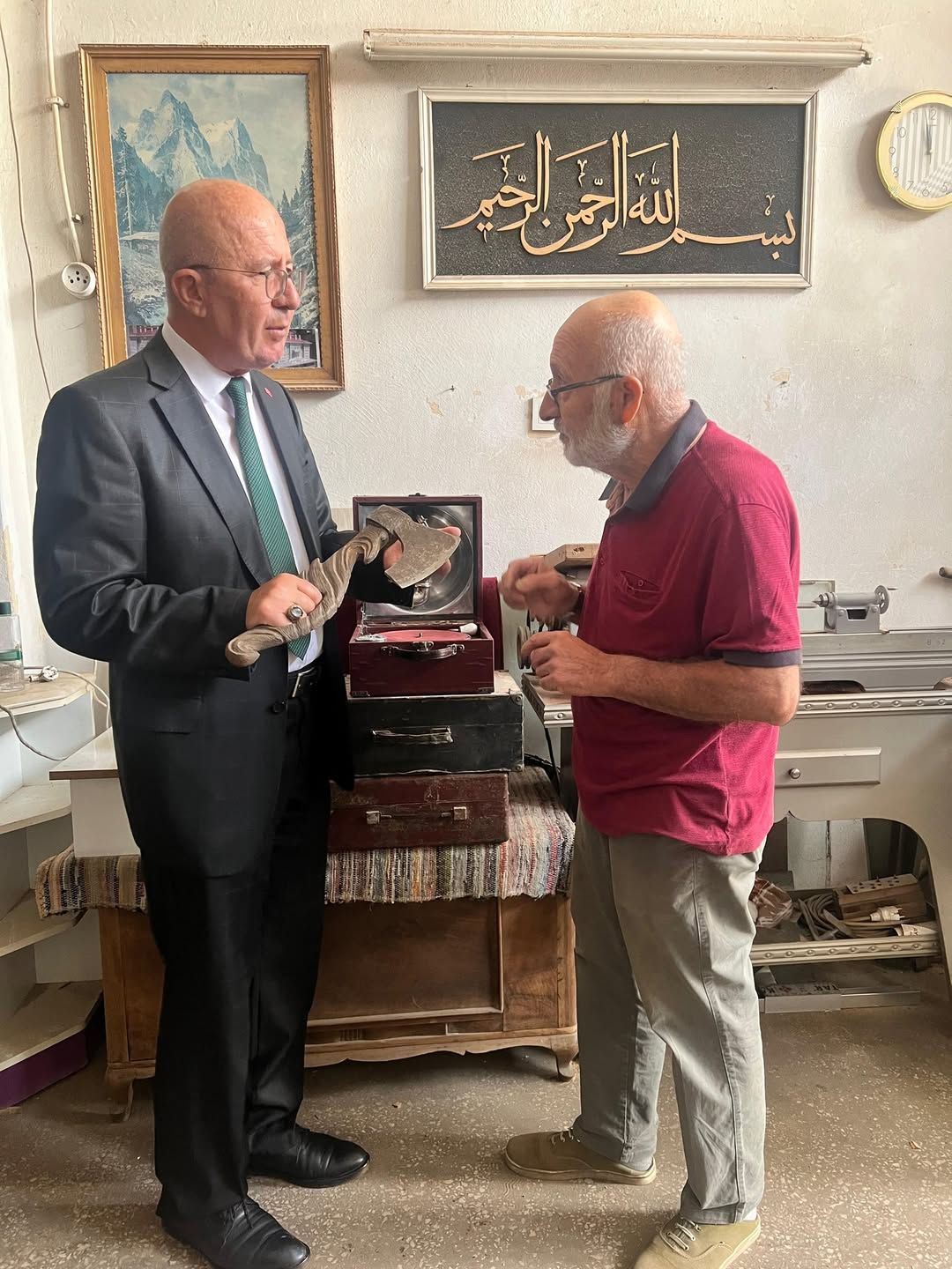 Sivas İl Kültür ve Turizm Müdürü Erdoğan, Ahşap Sanatları Ustası Okurkan'ı Ziyaret Etti