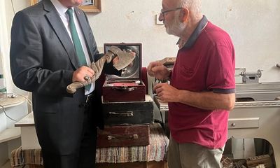 Sivas İl Kültür ve Turizm Müdürü Erdoğan, Ahşap Sanatları Ustası Okurkan'ı Ziyaret Etti