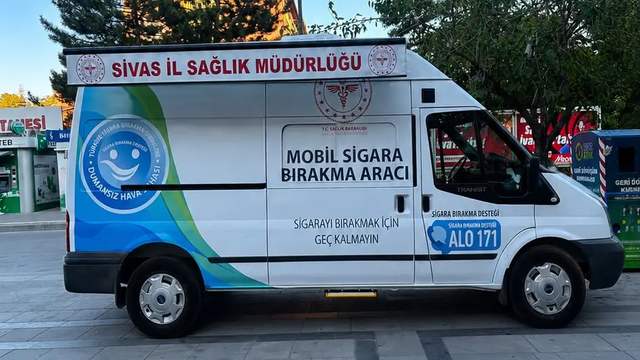 Mobil Sigara Bırakma Aracı Sivas'ta Vatandaşlarla Buluştu