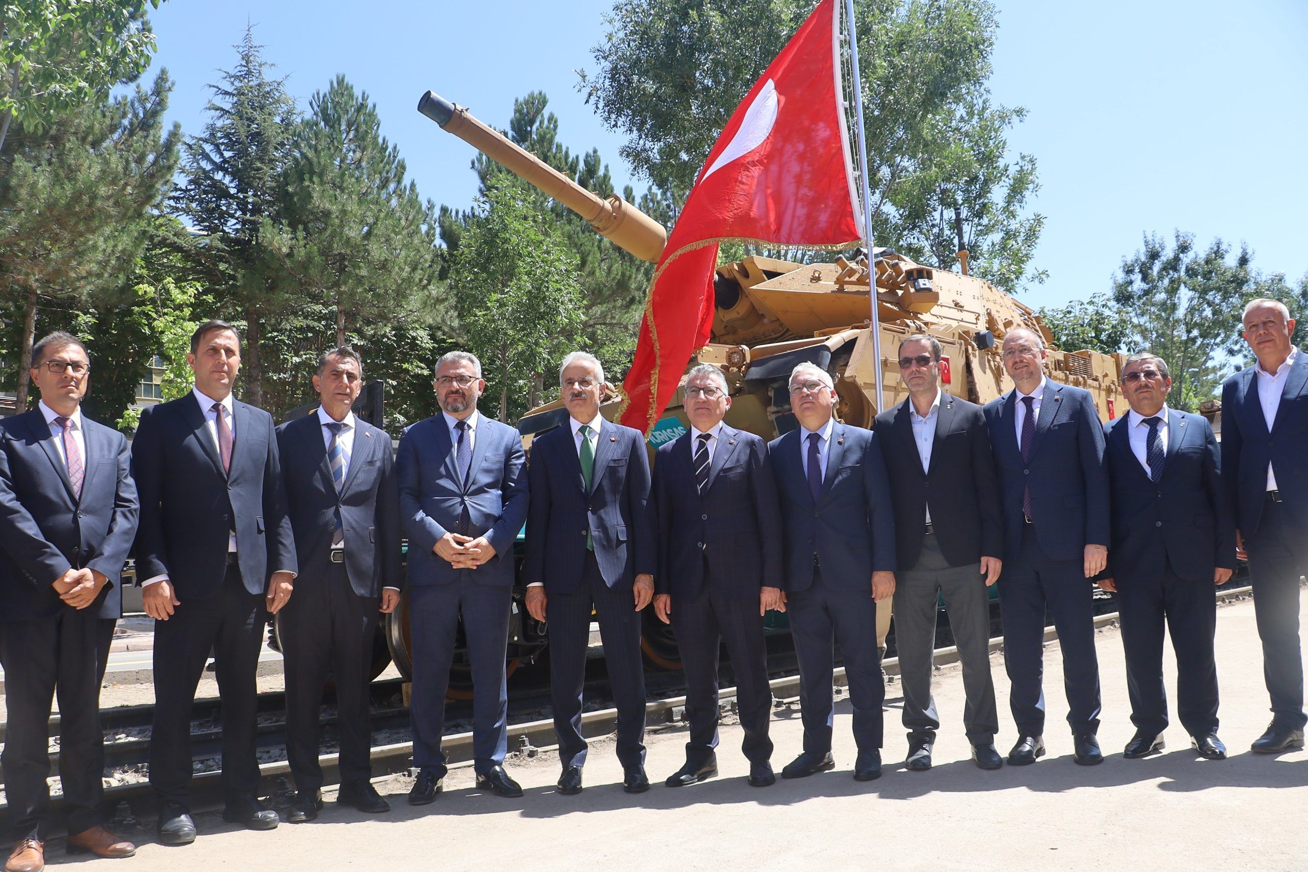 Yerli ve Milli Askeri Vagonlar TCDD’ye Teslim Edildi: Altay Tankı da Dahil 78 Askeri Araç Taşınabilecek