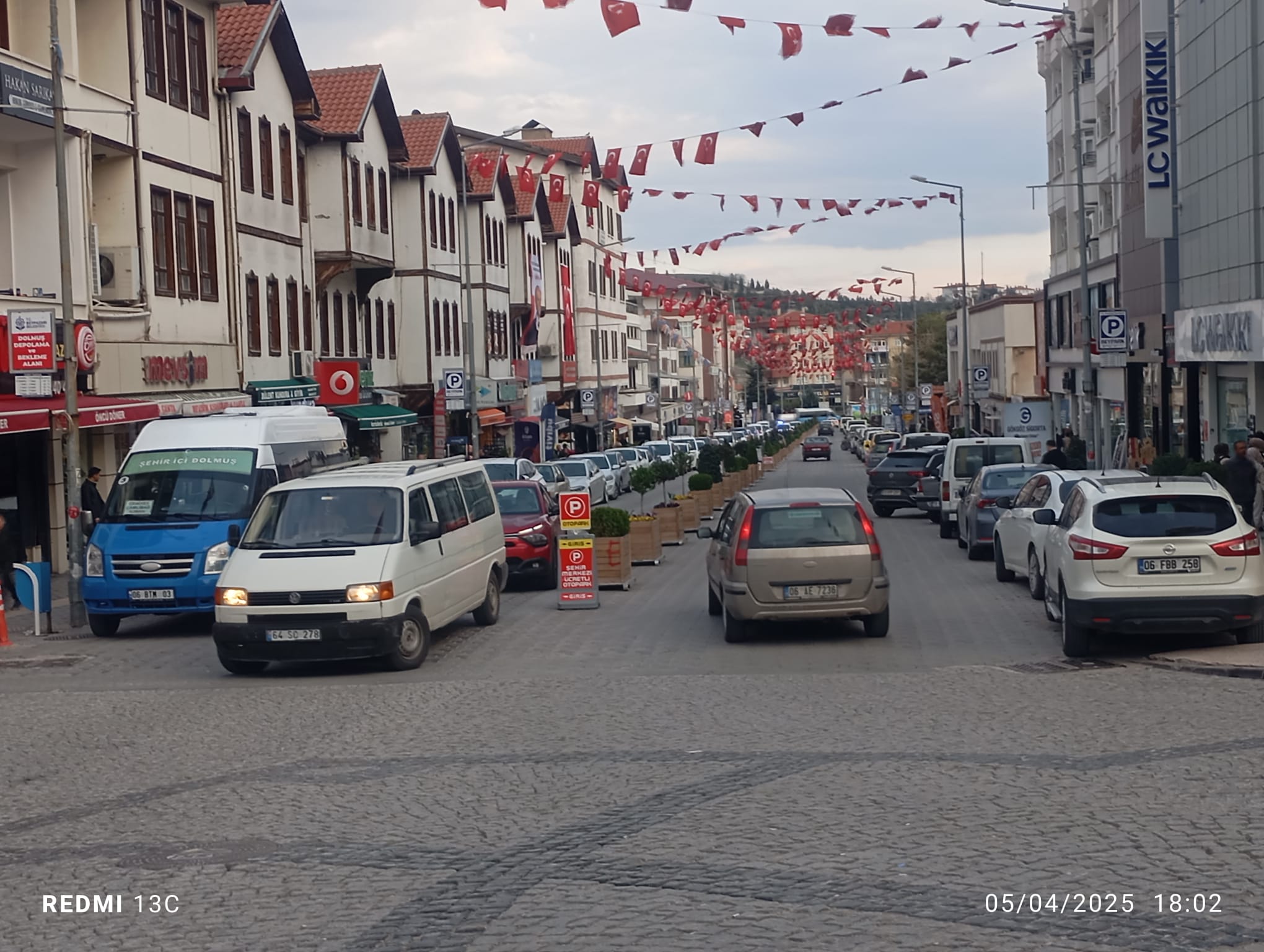 Beypazarı'nda Milli Egemenlik Caddesi'nde araç park etmek ücretli oldu - Birlik Haber Ajansı