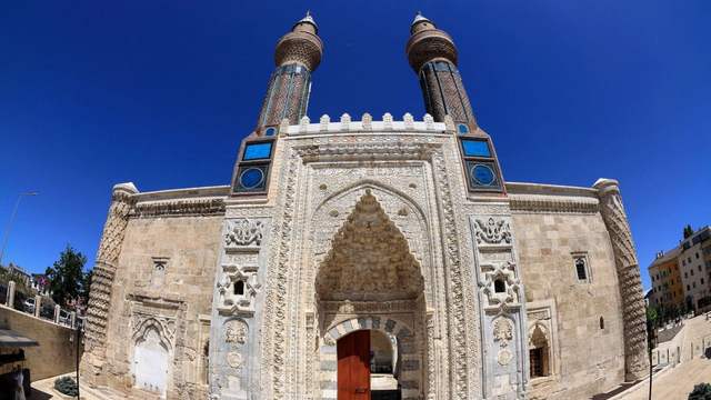 Sivas'ta Üç Medrese Aynı Yıl İnşa Edildi