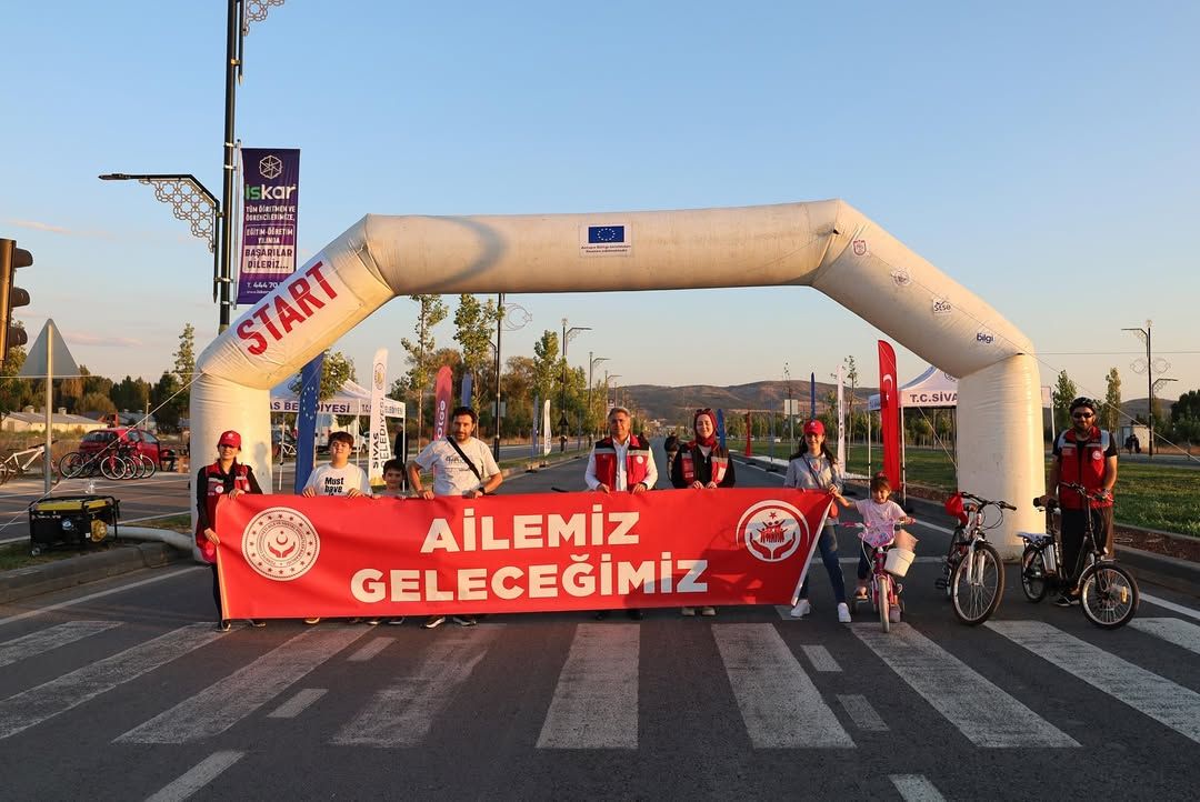 Sivas'ta Avrupa Hareketlilik Haftası Bisiklet Turuyla Coştu