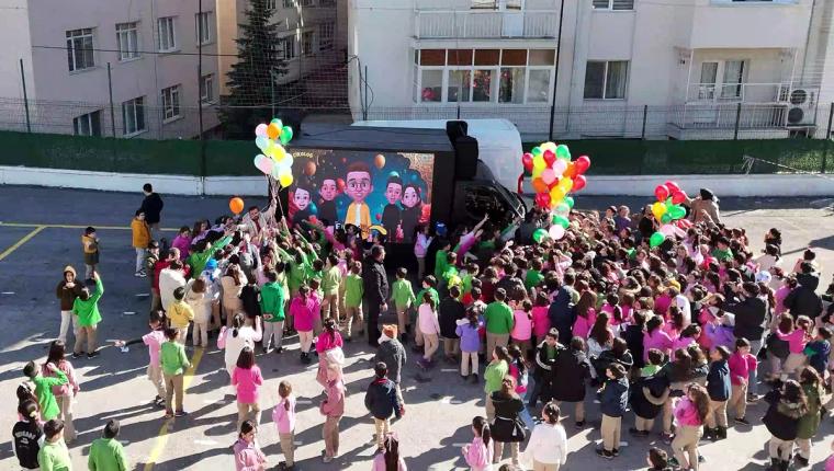 Sivas’ta Mevlana Mahallesi’nde Okullara Ramazan Coşkusu: Muhtardan Karagöz-Hacivatlı Manevi Etkinlik