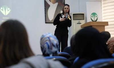 Sivas'ta 'Normali Reddet' Söyleşisi: Otizmli Yazar Ayas'tan Ebeveynlere İçten Tavsiyeler