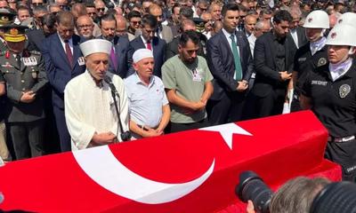 Şehit polislerimiz son yolculuğuna uğurlandı! Bir babanın en zor görevi