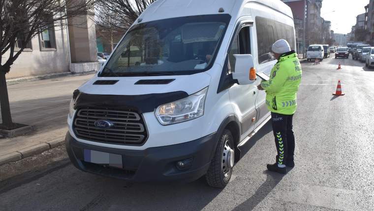 Kars'ta öğrenci servislerine yönelik denetimler gerçekleştirildi - Birlik Haber Ajansı