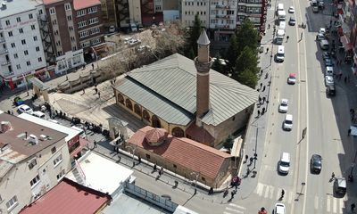 Sivas’ta Ramazan Yoğunluğu: Üç Şems’ten Biri Olan Şemseddin Sivasi Hazretlerinin Türbesi Ziyaretçi Akınına Uğruyor