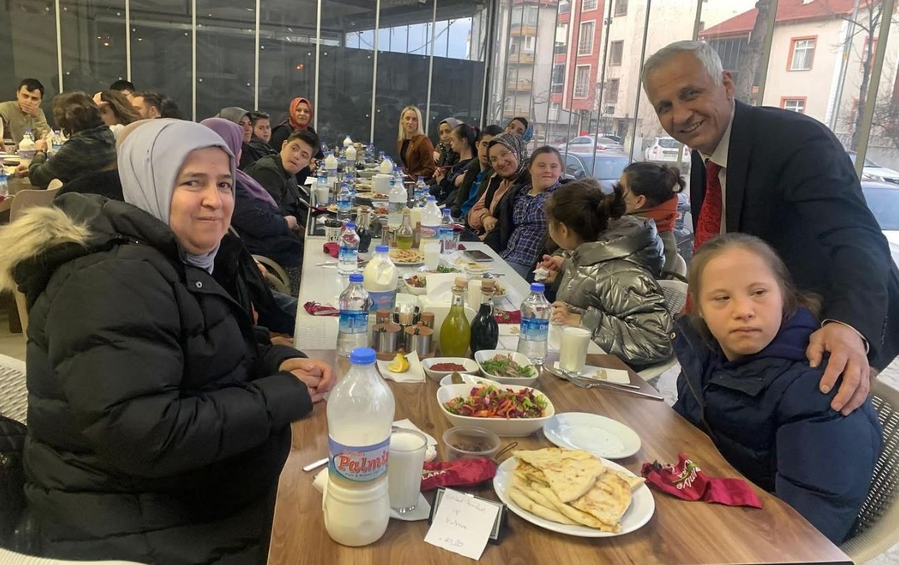 MHP KAÇEP’ten gönülleri ısıtan iftar - Birlik Haber Ajansı