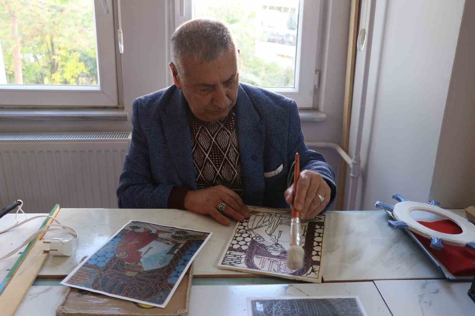 SİVAS'TA HUZUREVİ SAKİNLERİ SANATLA HAYATA RENK KATIYOR