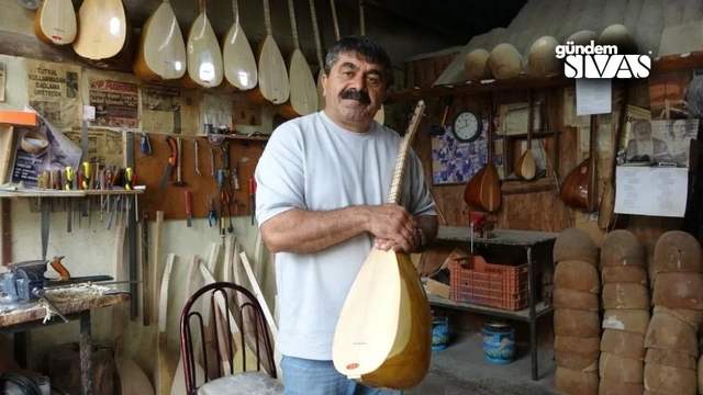 Türkü Söyleyerek Konuşma Zorluğunu Yendi
