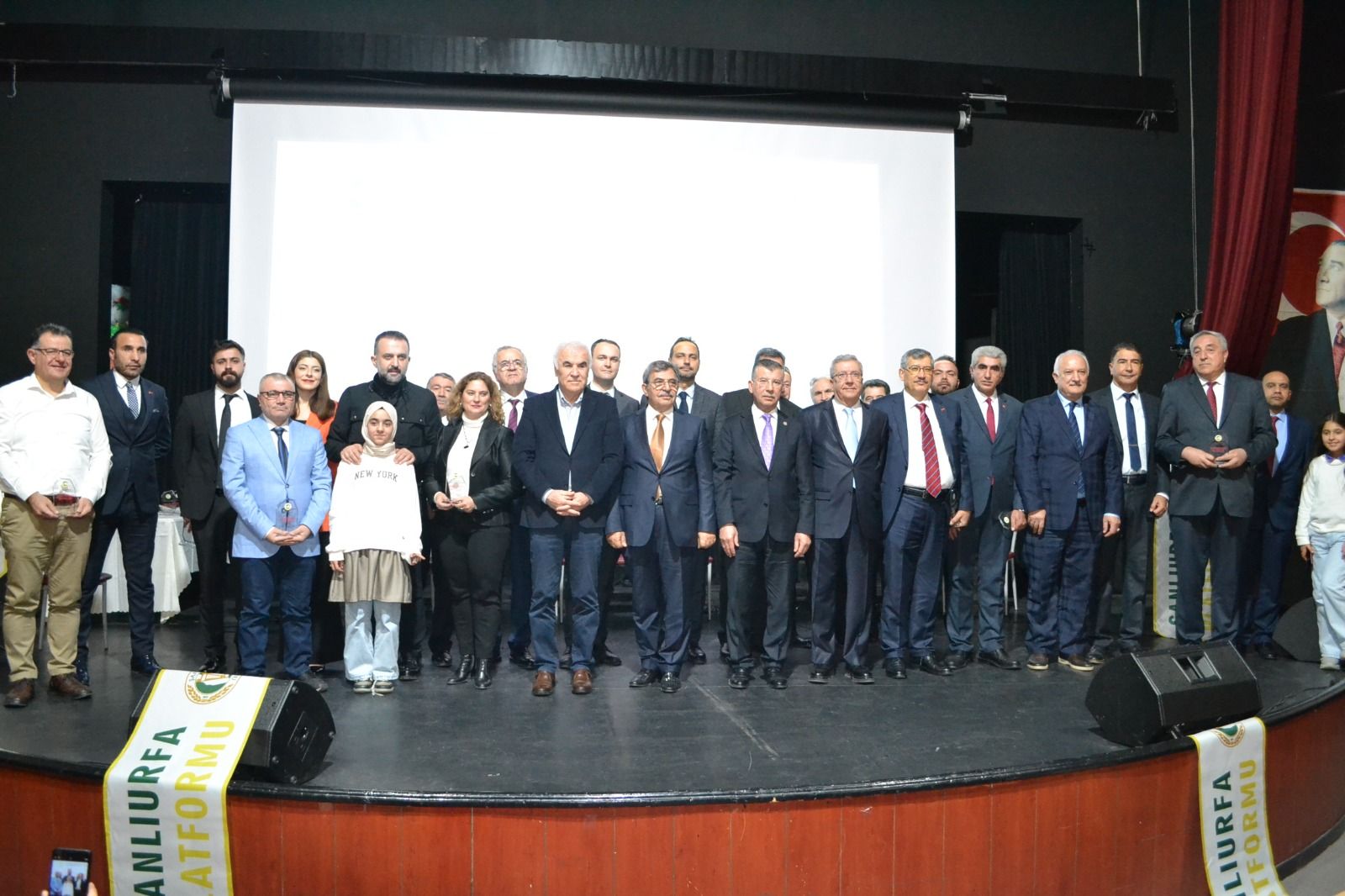 Şanlıurfa Platformu, mesleğinde en iyileri ödüllendirdi - Birlik Haber Ajansı