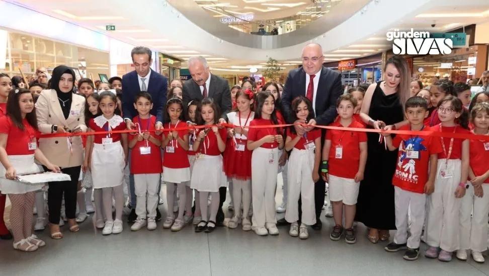 Sivas'ta Çocuklar Sanatla Renkleniyor