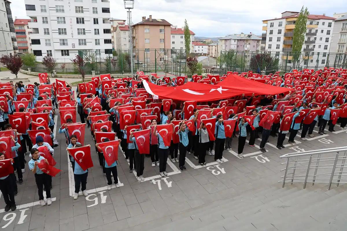 19 Mayıs Coşkusu Sivas’ı Sardı: Binlerce Genç Festival, Spor ve Gösterilerle Bayramı Kutladı