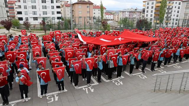 19 Mayıs Coşkusu Sivas’ı Sardı: Binlerce Genç Festival, Spor ve Gösterilerle Bayramı Kutladı