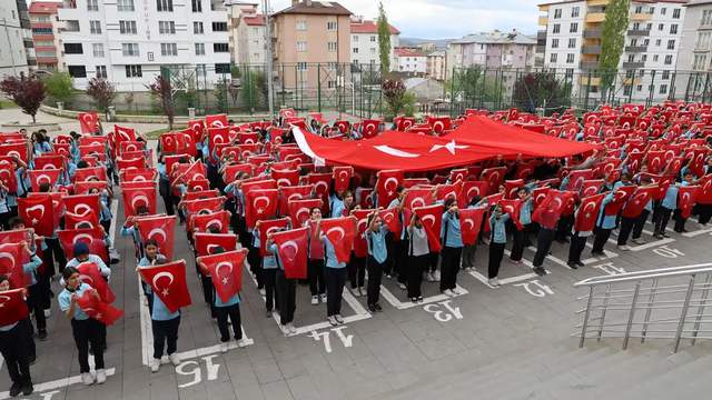 19 Mayıs Coşkusu Sivas’ı Sardı: Binlerce Genç Festival, Spor ve Gösterilerle Bayramı Kutladı