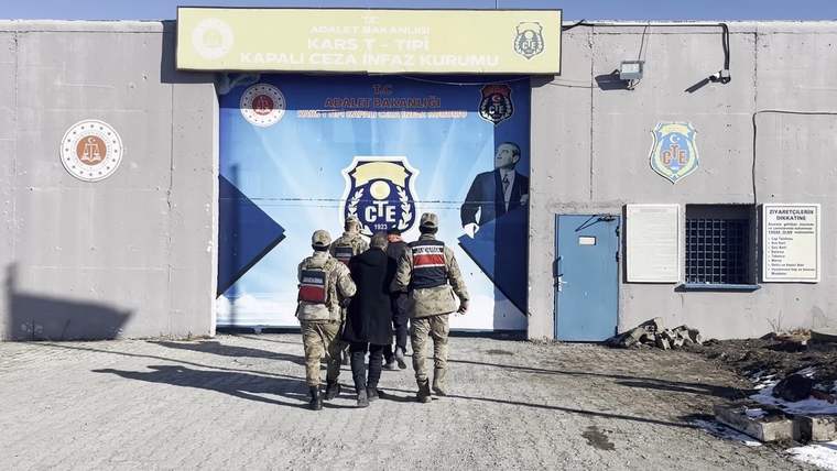 Kars'ta İran uyruklu 2 şahısın iç organında uyuşturucu yakalandı - Birlik Haber Ajansı
