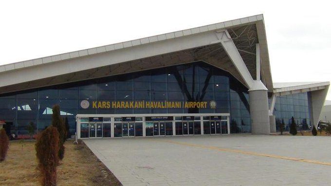 Kars'ta kar yağışı hava ulaşımını olumsuz etkiledi - Birlik Haber Ajansı