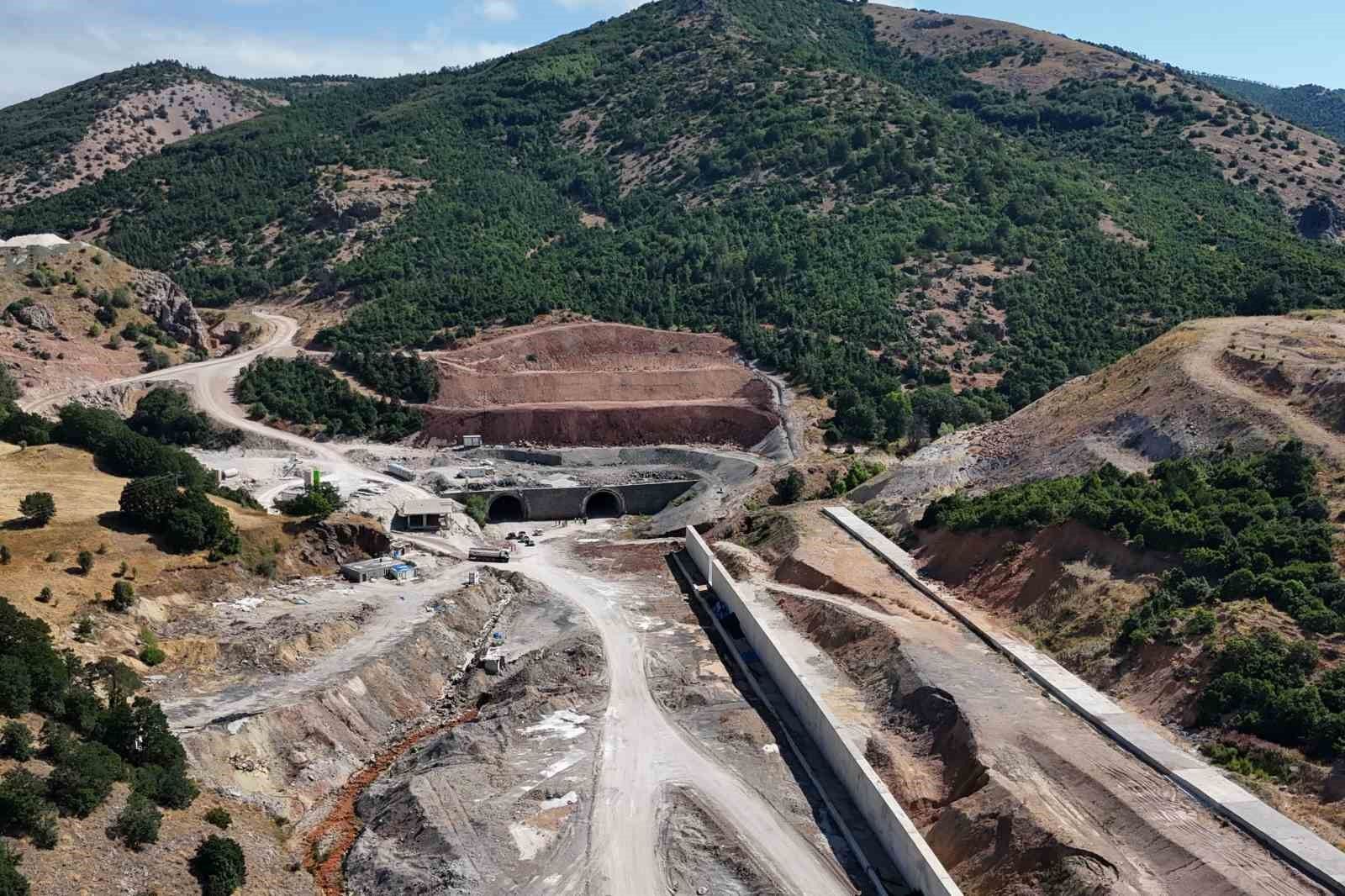 Sivas’ta Geminbeli Tüneli 4 Eylül’de ulaşıma açılamadı