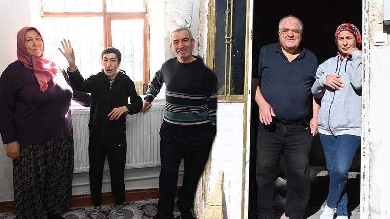 Bir evin içinde üç kişi, kapı girişinde ise iki kişi duruyor; arka planda kalorifer peteği ve süpürge görülüyor.