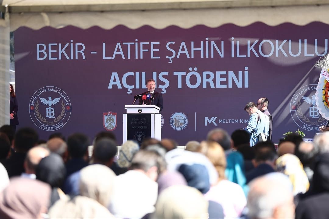 Sivas'ta Yeni Okul Açıldı: Bekir Latife Şahin İlkokulu Öğrencilerle Buluştu
